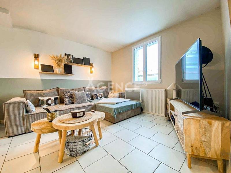 Maison - 90 m² - 5 pièces