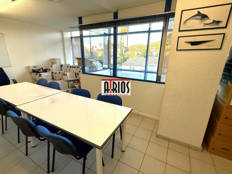 Bureau - 315 m²