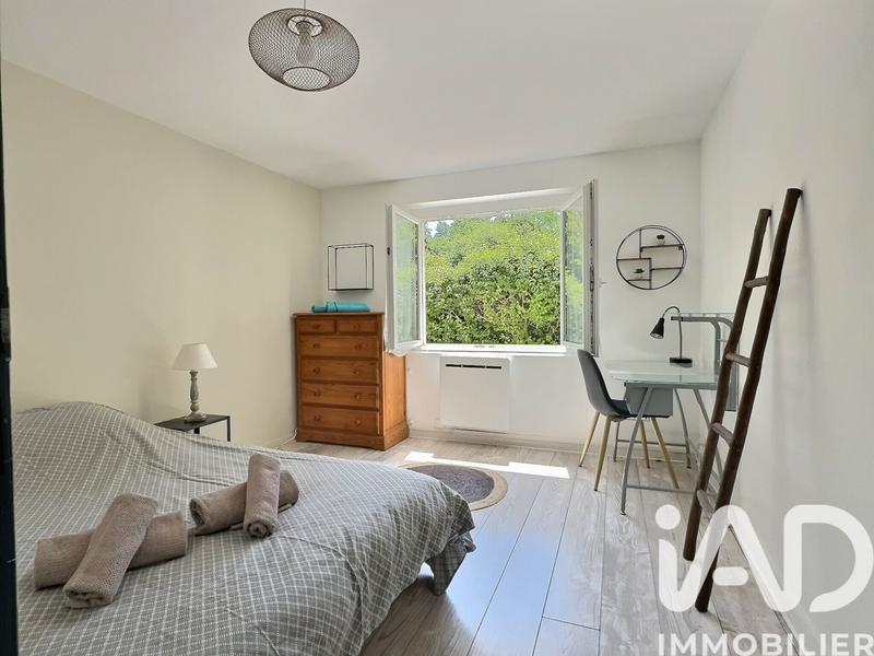 Maison - 250 m² - 10 pièces