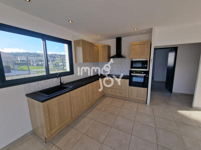 Maison - 83 m² - 4 pièces