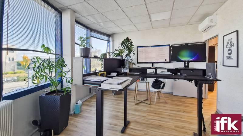 Local commercial - 87 m² - 4 pièces