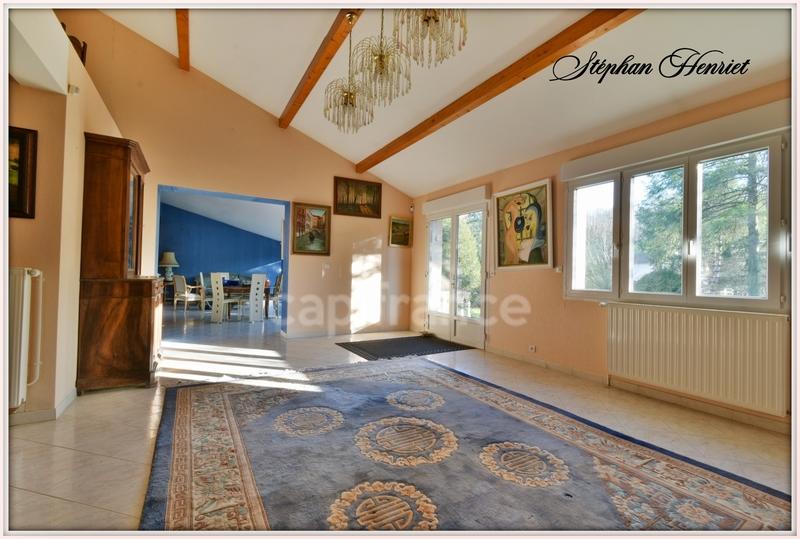 Maison - 266 m² - 11 pièces