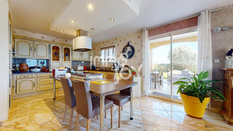 Maison - 171 m² - 7 pièces