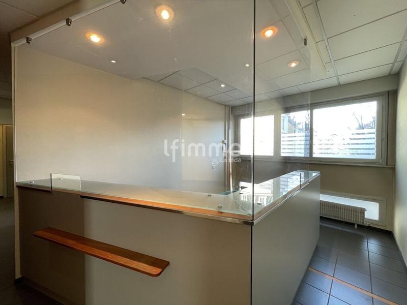 Bureau - 127 m² - 7 pièces