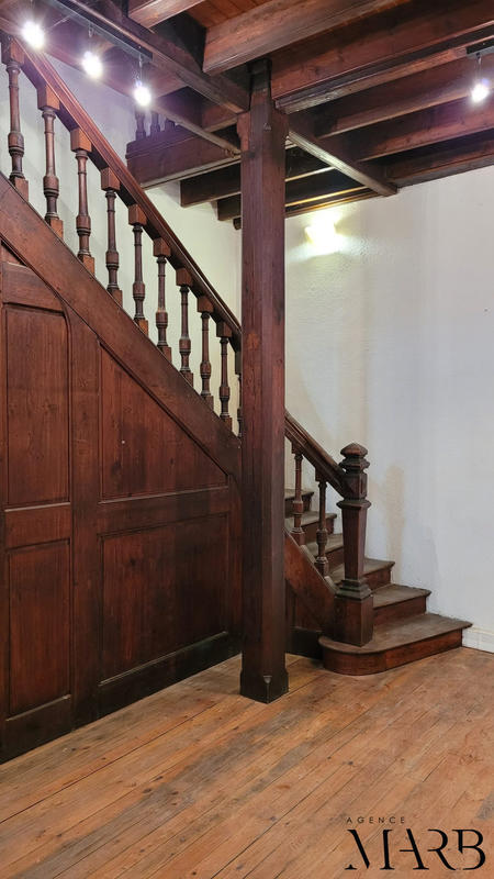 Maison ancienne - 423 m² - 4 pièces