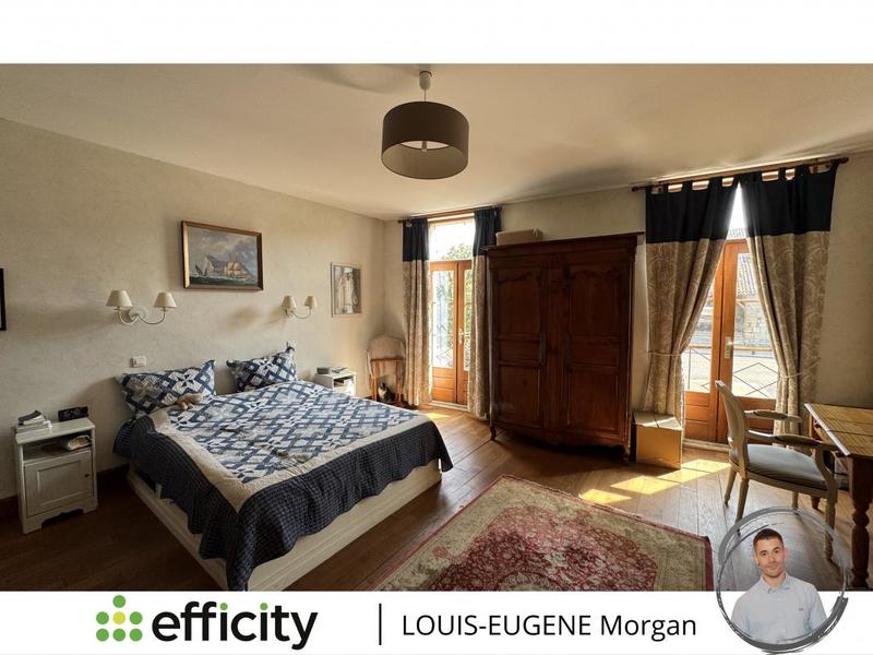 Maison - 233 m² - 8 pièces