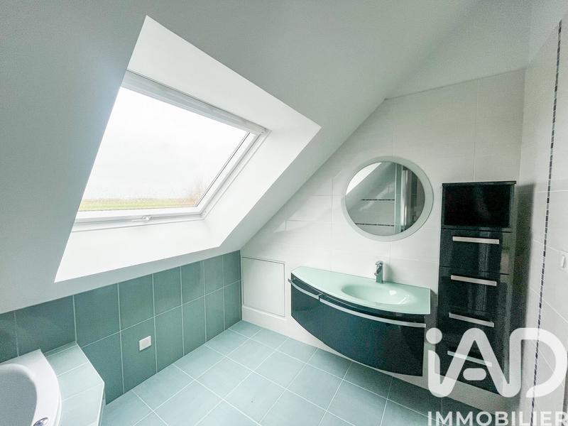 Maison - 204 m² - 7 pièces