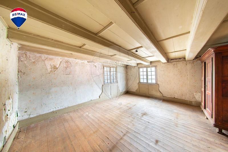 Maison - 222 m² - 7 pièces