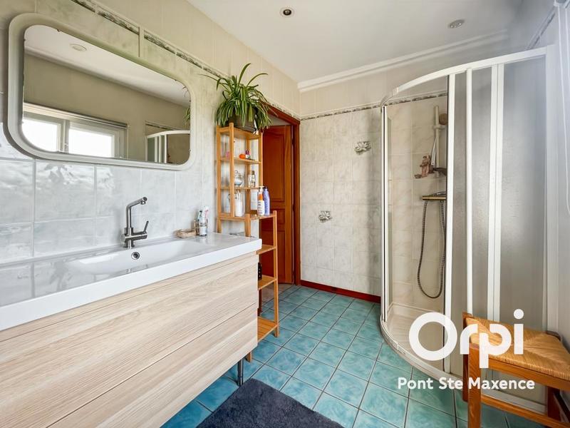 Maison - 218 m² - 6 pièces