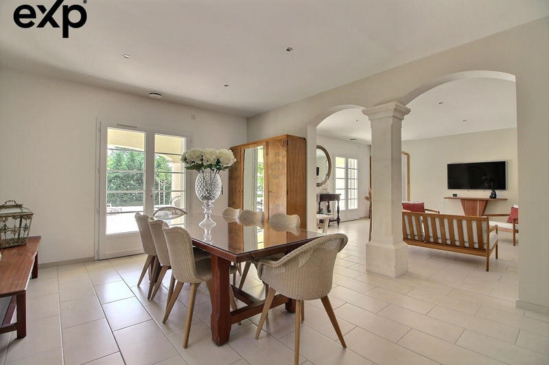 Villa - 198 m² - 7 pièces