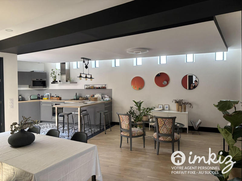 Maison - 177 m² - 7 pièces