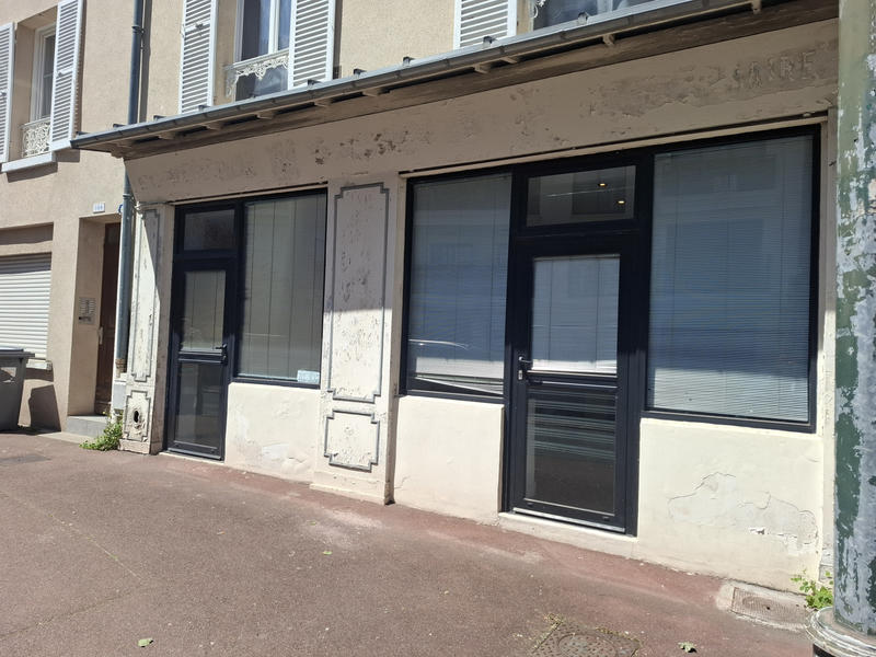 Local commercial - 74 m² - 4 pièces