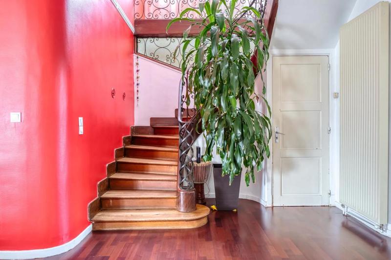 Maison - 225 m² - 10 pièces