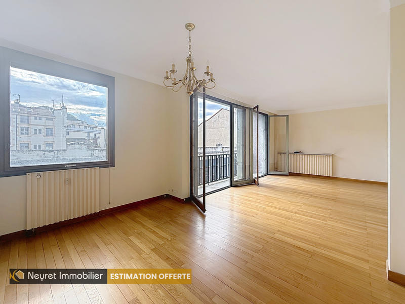 Appartement - 83 m² - 4 pièces