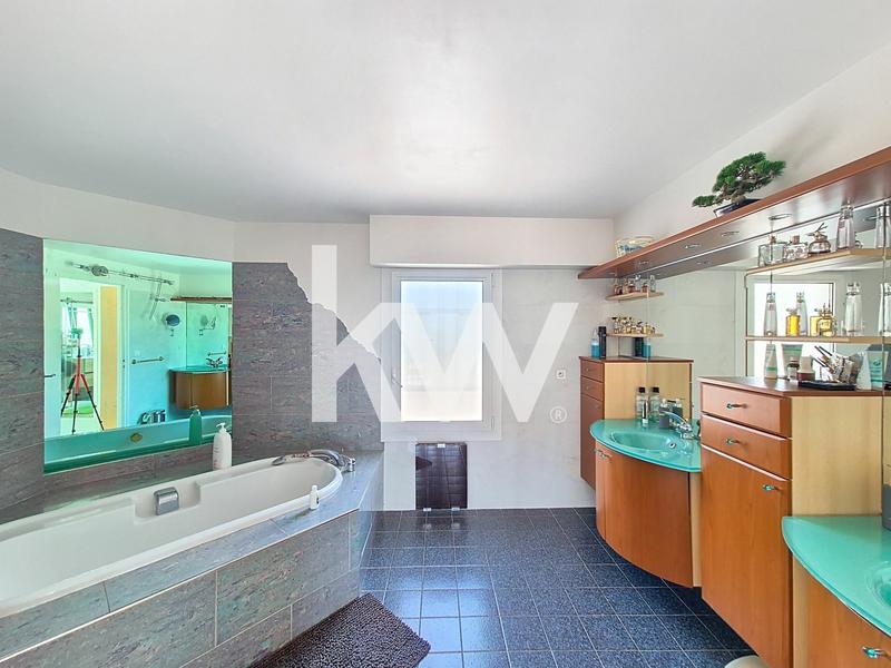 Villa - 254 m² - 7 pièces