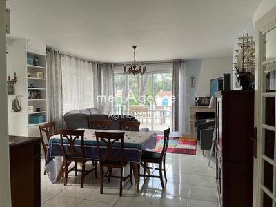 Maison - 178 m² - 10 pièces