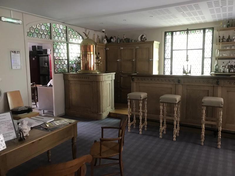 Magasins - 706 m² - 16 pièces