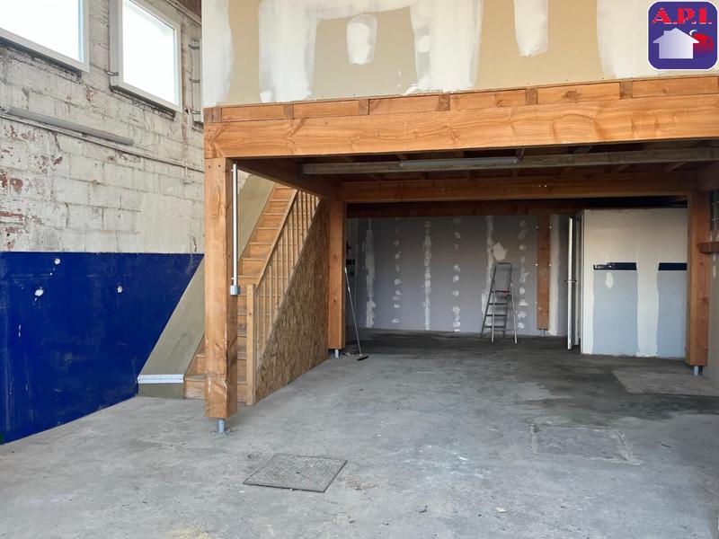 Local d'activités - 118 m² - 4 pièces