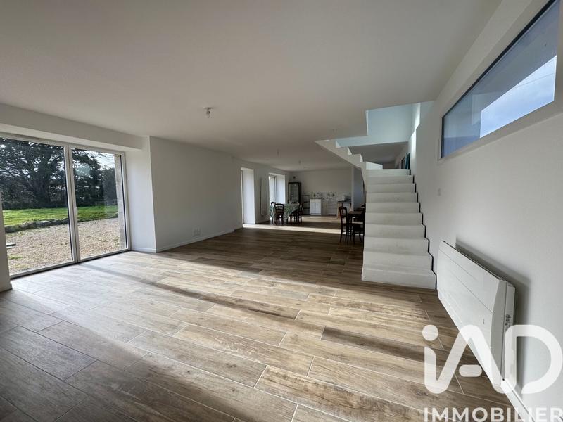 Maison - 220 m² - 9 pièces