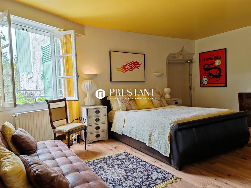 Demeure - 524 m² - 13 pièces