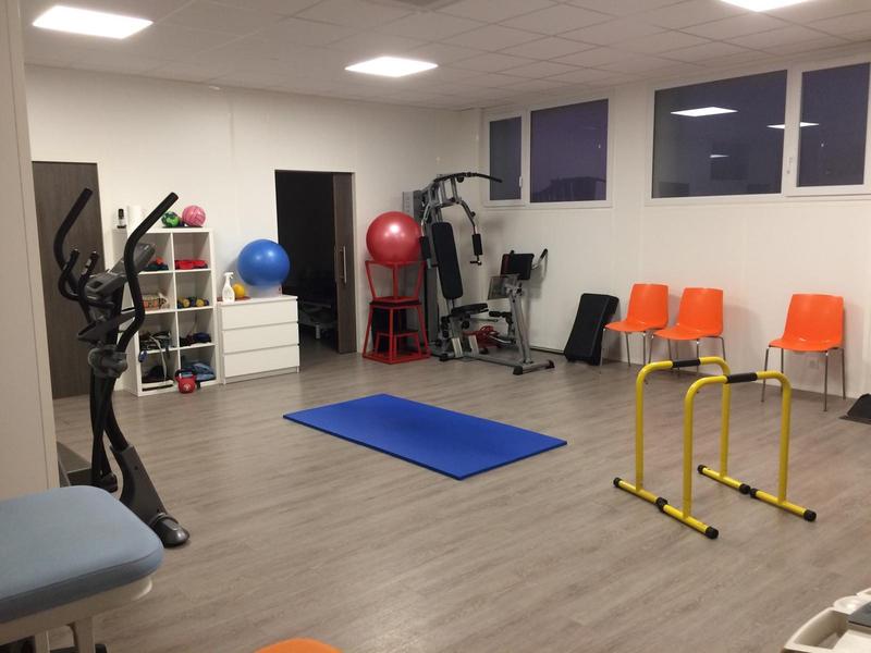 Local d'activités - 151 m² - 7 pièces