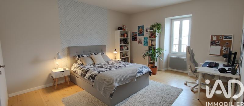 Maison - 200 m² - 7 pièces