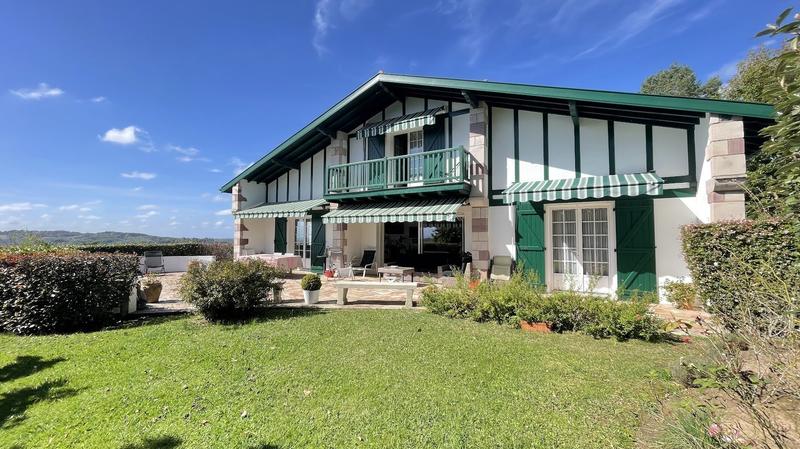 Maison - 192 m² - 6 pièces