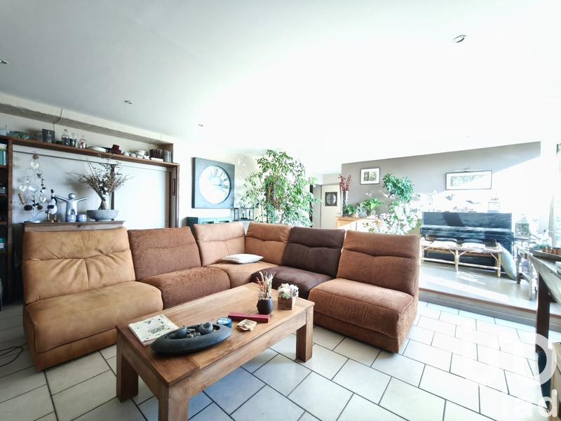 Maison - 245 m² - 7 pièces