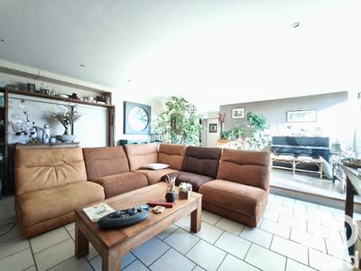 Maison - 245 m² - 7 pièces