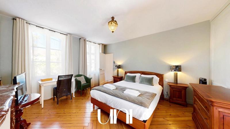 Maison bourgeoise - 264 m² - 7 pièces