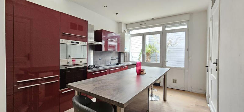 Maison - 98 m² - 5 pièces