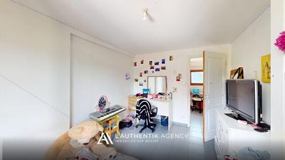 Maison - 95 m² - 5 pièces