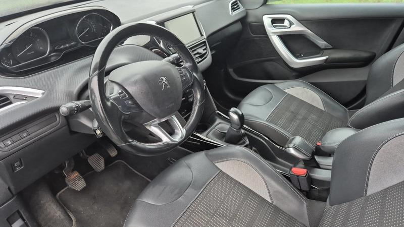 Peugeot 2008 1.5 BlueHDi 100 Allure Business