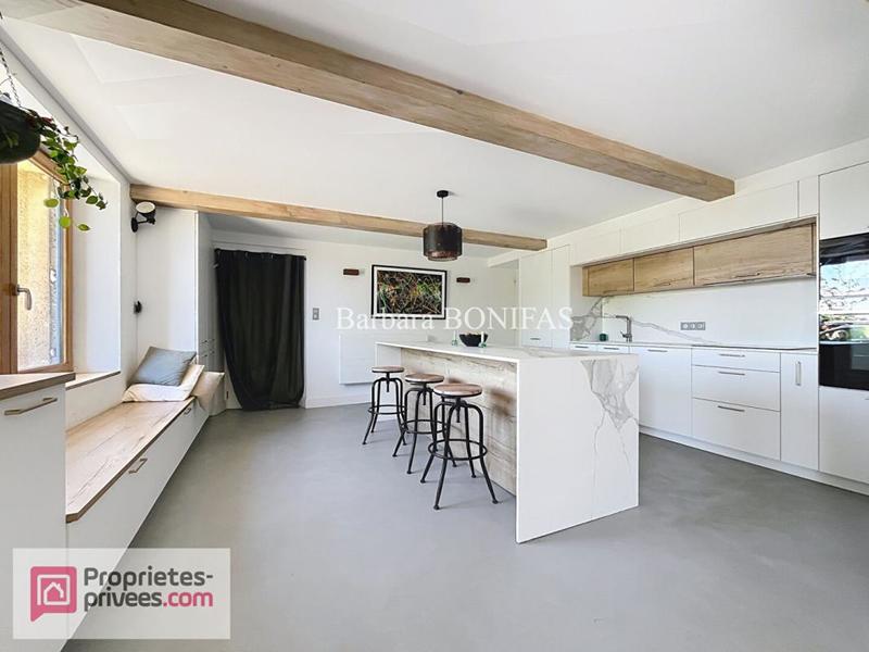 Maison - 202 m² - 6 pièces