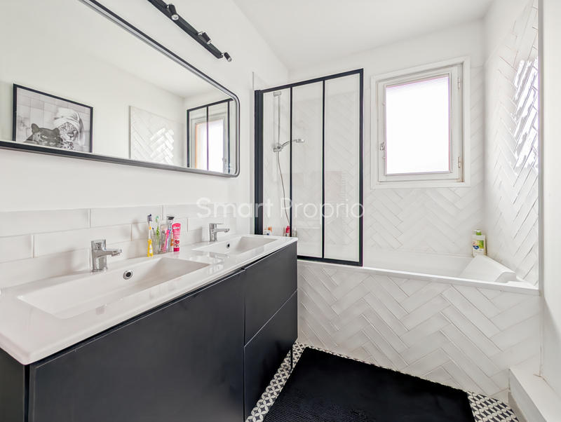 Appartement - 80 m² - 4 pièces