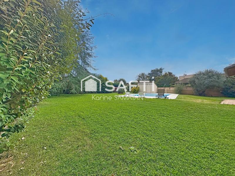 Maison - 216 m² - 6 pièces