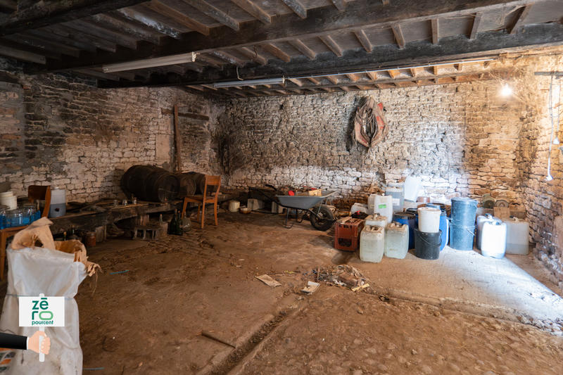 Maison - 300 m² - 3 pièces