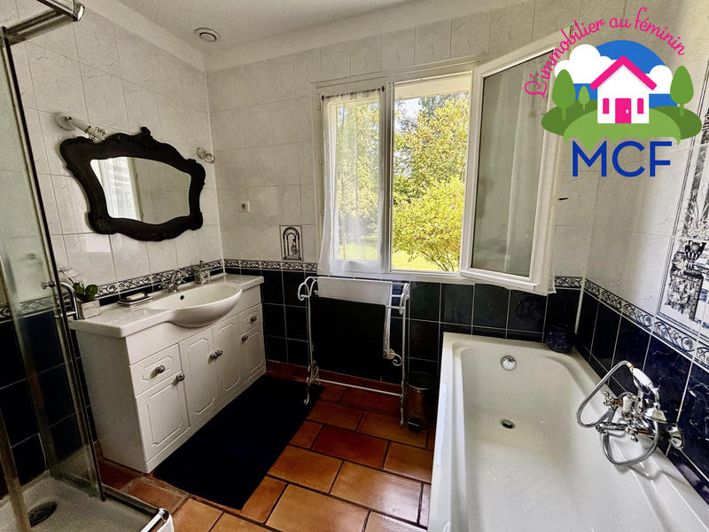 Maison traditionnelle - 140 m² - 5 pièces