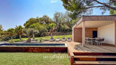 Villa - 384 m² - 7 pièces