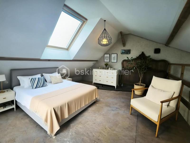 Maison traditionnelle - 166 m² - 5 pièces