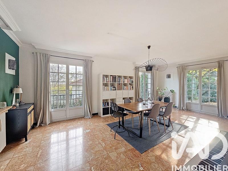 Maison - 185 m² - 7 pièces