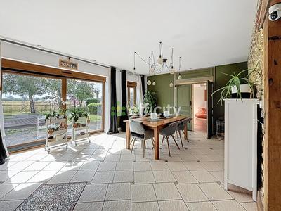 Corps de ferme - 210 m² - 5 pièces