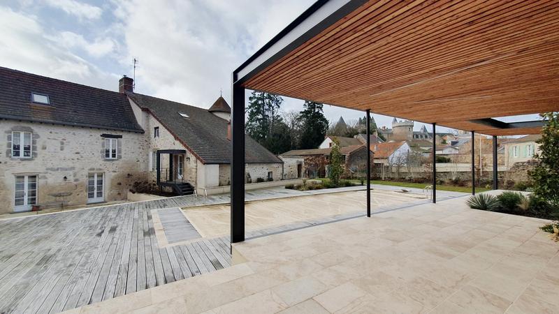 Maison - 285 m² - 11 pièces