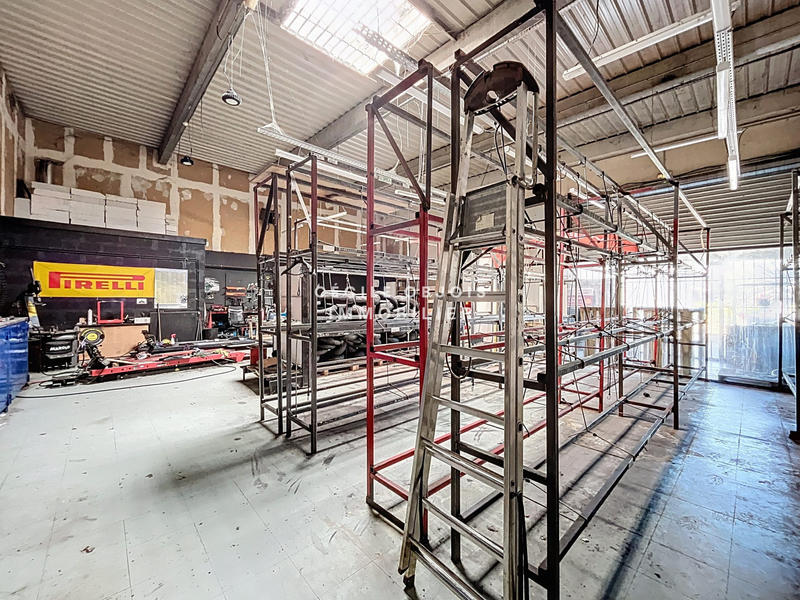 Local commercial - 679 m²