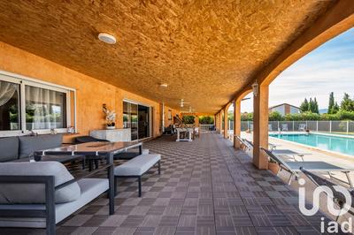 Maison - 260 m² - 7 pièces