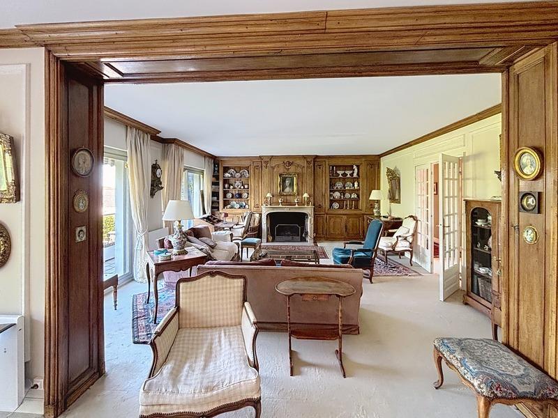 Appartement - 200 m² - 6 pièces