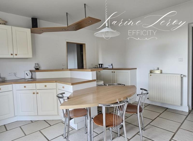 Pavillon - 200 m² - 6 pièces