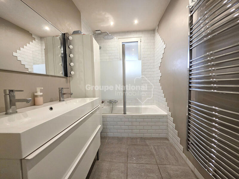 Maison - 137 m² - 5 pièces