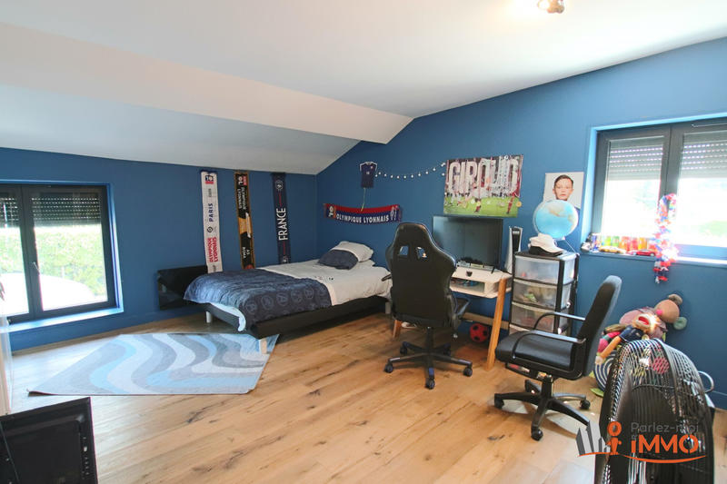 Maison - 220 m² - 9 pièces