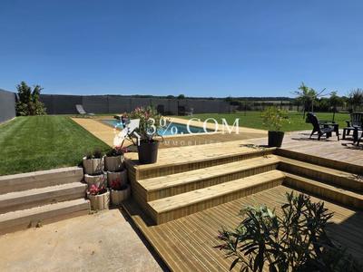 Maison - 230 m² - 10 pièces